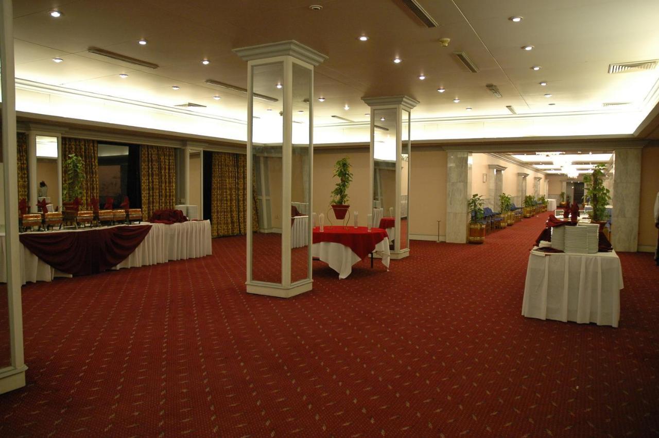Regent Plaza Hotel & Convention Center Karachi Luaran gambar
