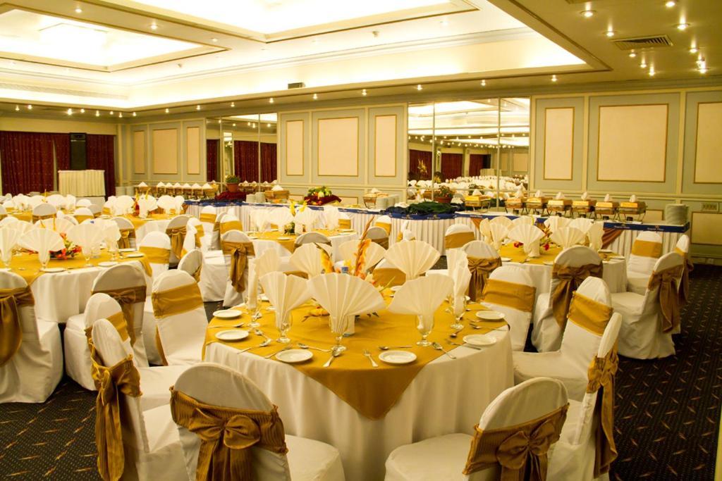 Regent Plaza Hotel & Convention Center Karachi Luaran gambar