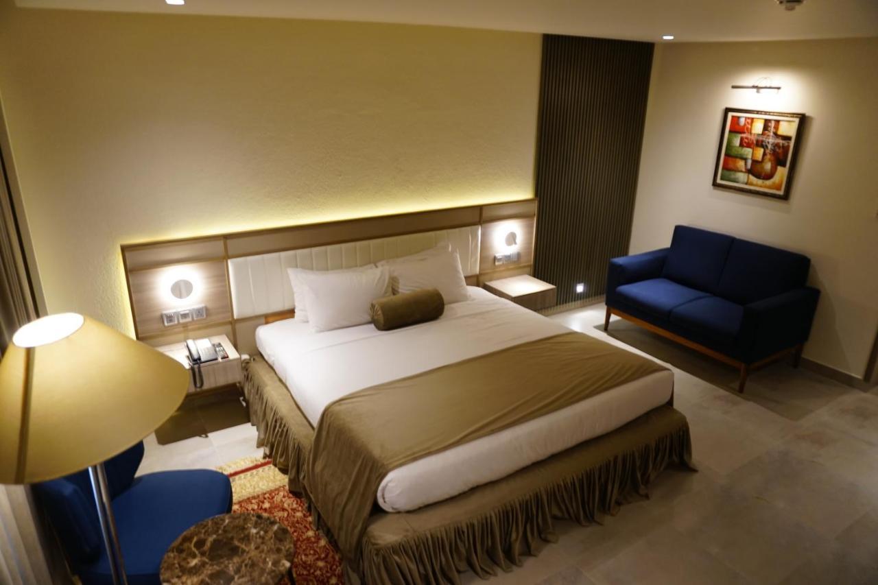 Regent Plaza Hotel & Convention Center Karachi Luaran gambar