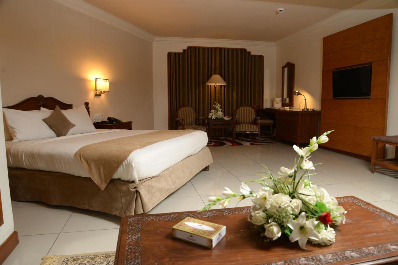 Regent Plaza Hotel & Convention Center Karachi Luaran gambar