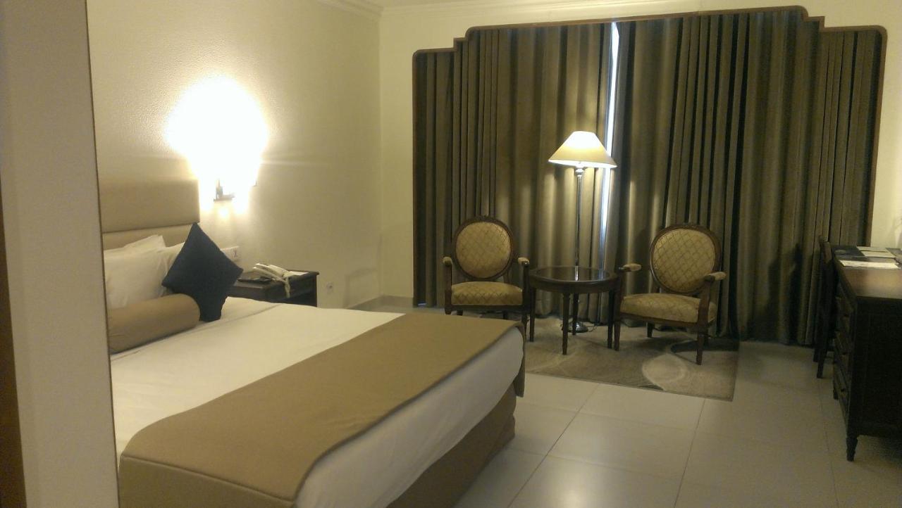 Regent Plaza Hotel & Convention Center Karachi Luaran gambar