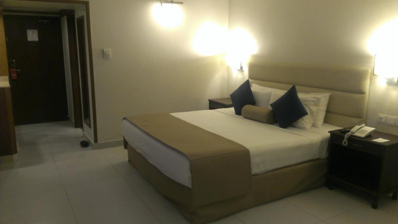 Regent Plaza Hotel & Convention Center Karachi Luaran gambar